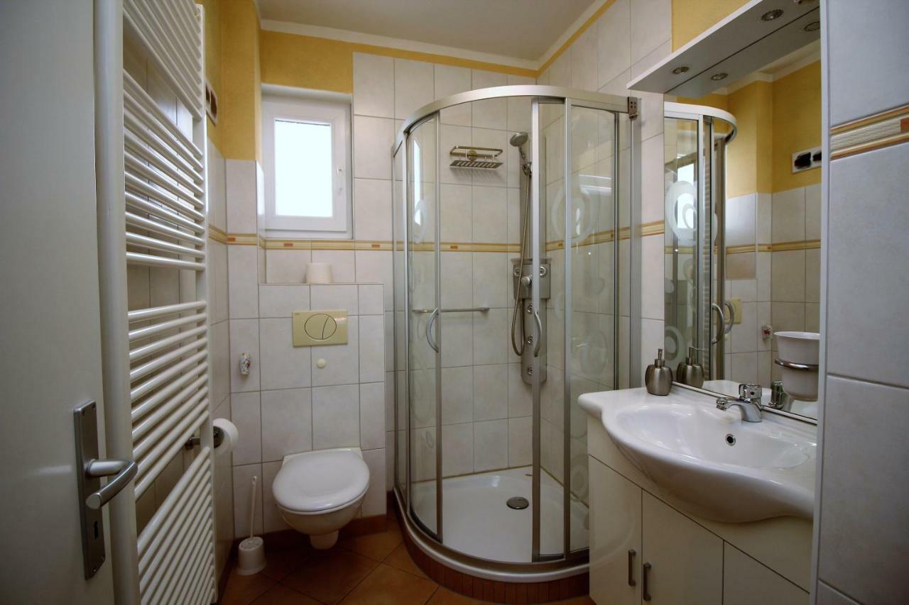 Am Apfelgarten-2 Apartments Mit Pkw-Parkplatz, Floerekeweg Luneburg Bagian luar foto